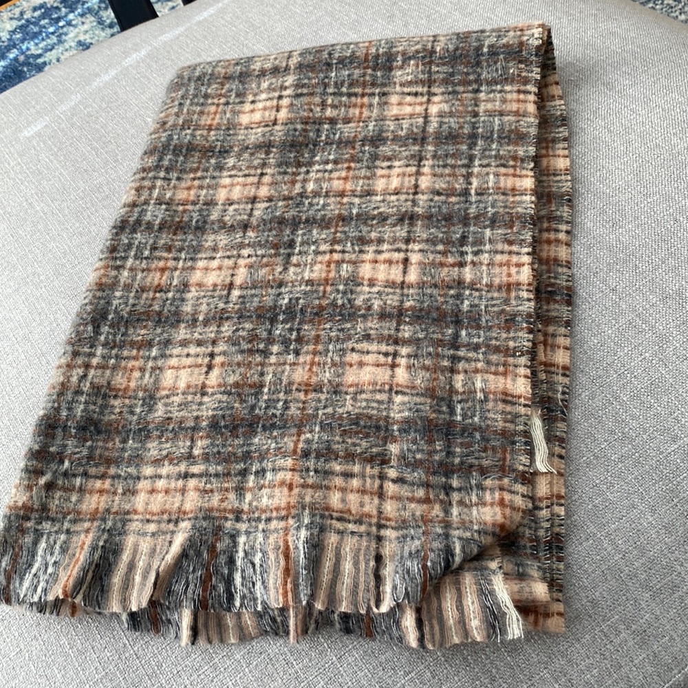 Large scarf